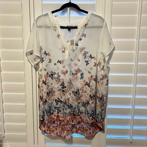 Butterfly print white high low blouse brand new